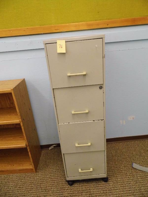 lot 76 image: 4 Drawer File Cabinet