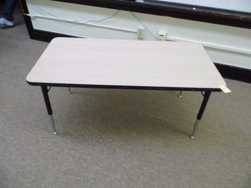 lot 101 image: Table