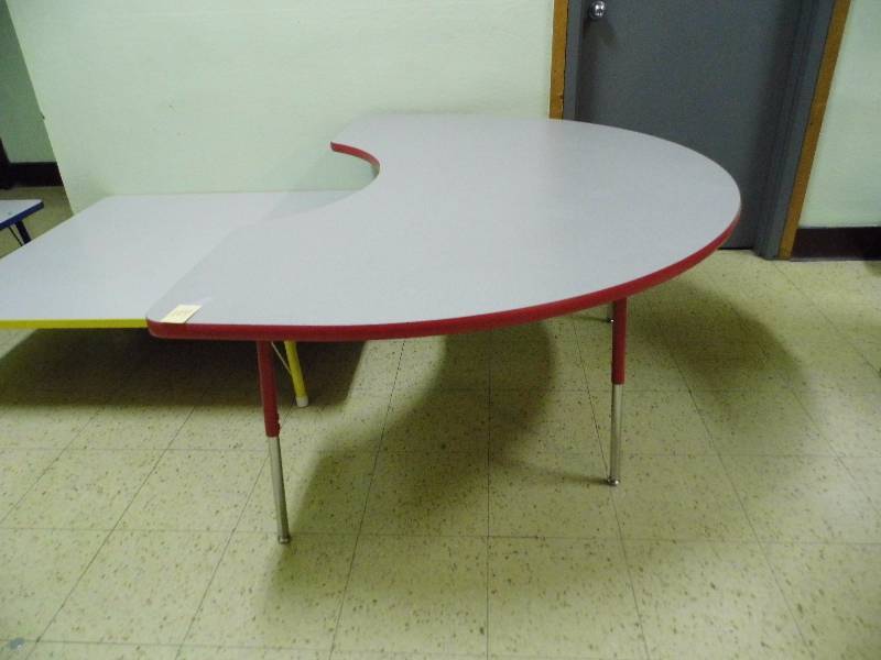 lot 104 image: Red Table