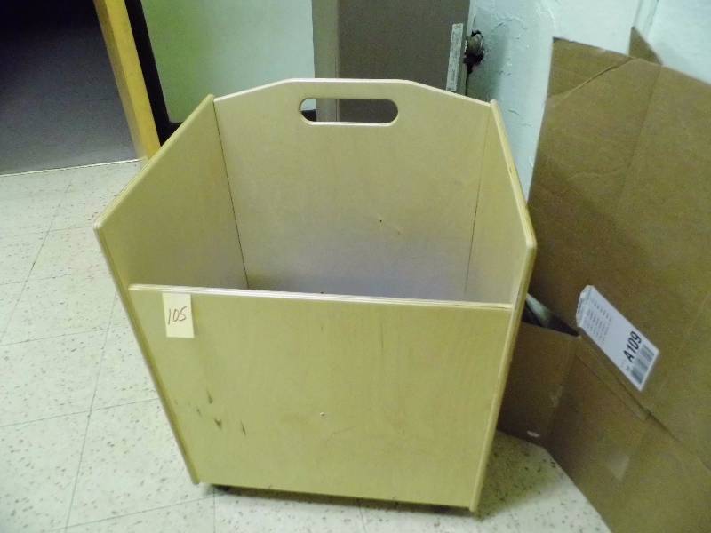 lot 105 image: Bin on Wheels.