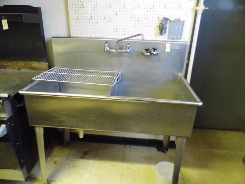 lot 118 image: Stainless Steel Sink