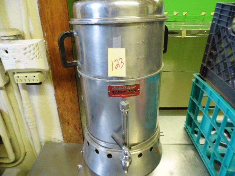lot 123 image: Drip O Lator