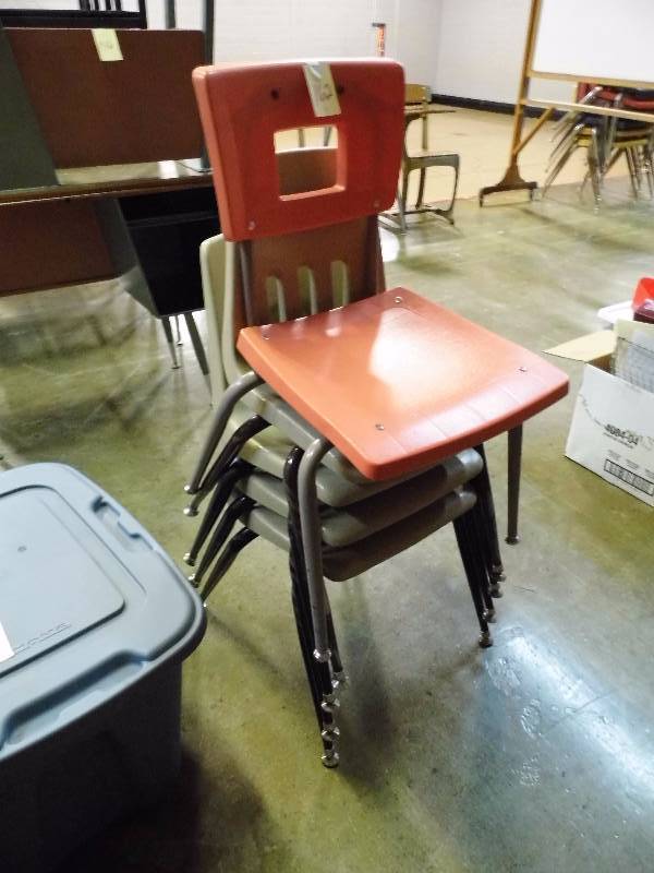lot 162 image: Lot of 5 Chairs