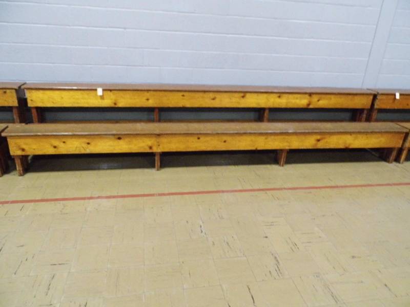 lot 174 image: Bleacher Bench