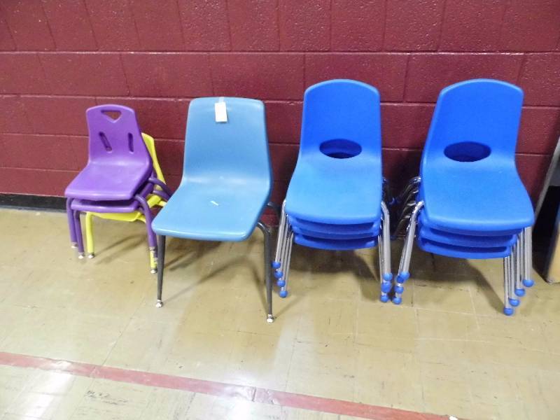 lot 177 image: Lot of 12 Chairs