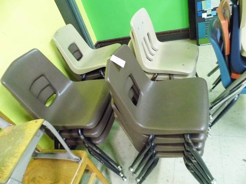 lot 191 image: Lot of 7 Chairs