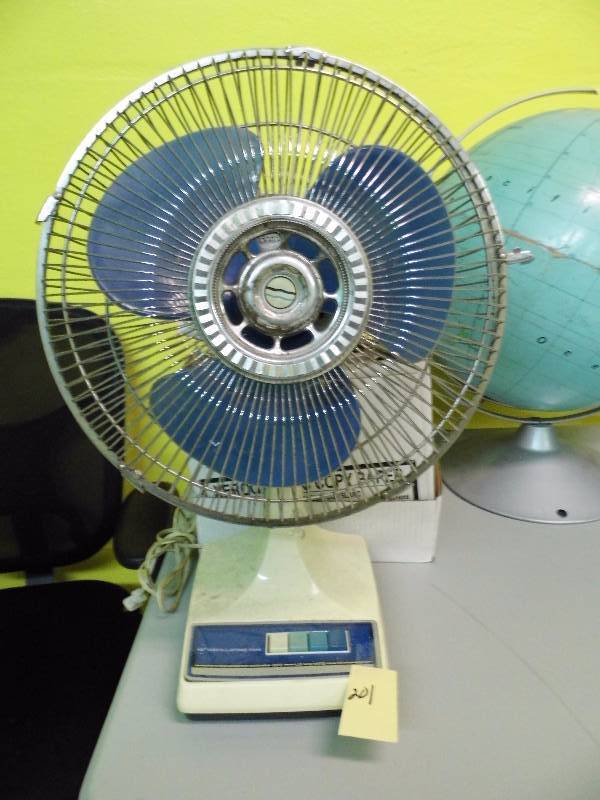 lot 201 image: Fan - Sandpaper - Clock