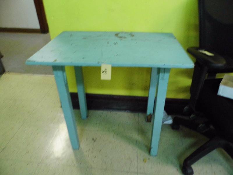 lot 203 image: Table