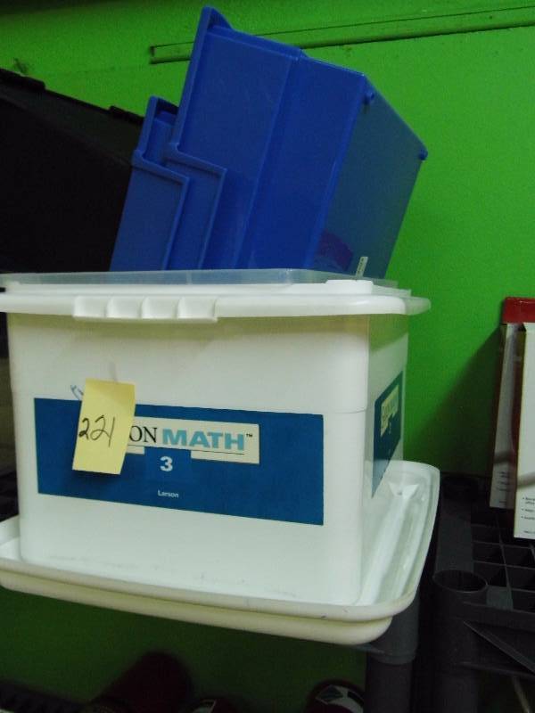 lot 221 image: Organizers - Tote