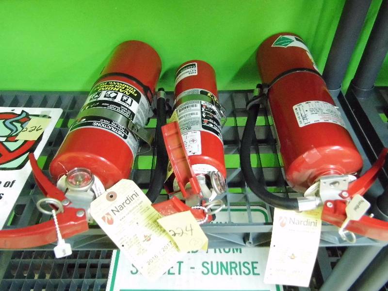 lot 224 image: Lot of 3 Fire Extinguishers