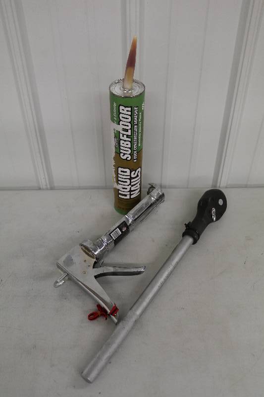 lot 1 image: Ratchet WrenchCaulking Gun