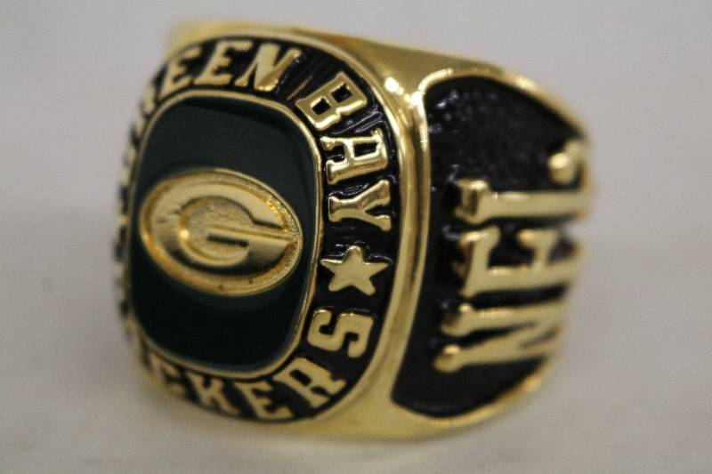 lot 2 image: Green Bay Packers Ring