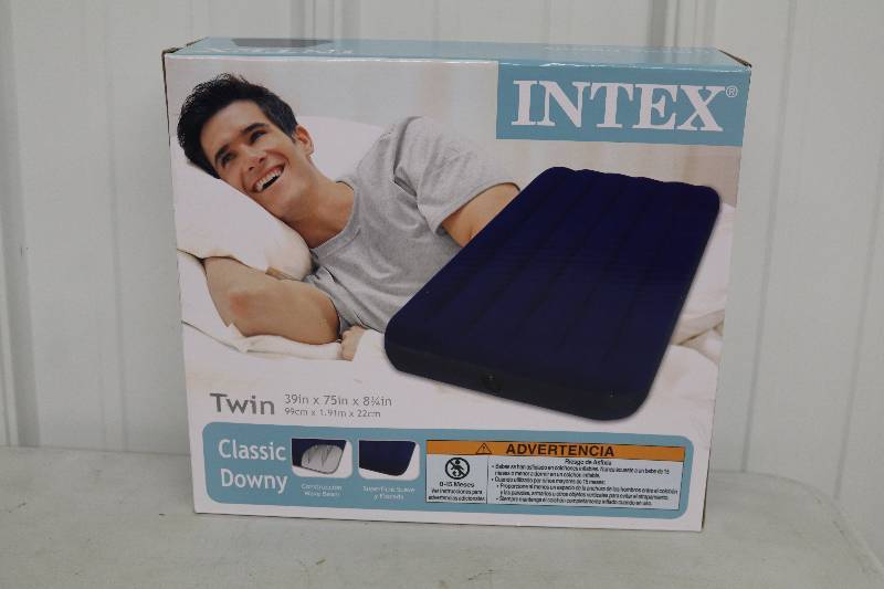 lot 6 image: Air Matress