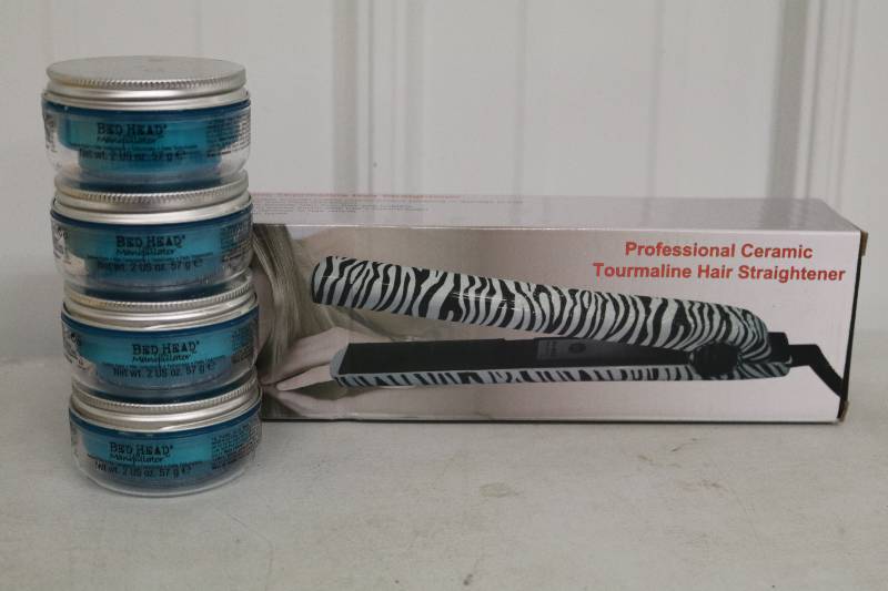 lot 17 image: Bed Head Hair Manipulator & Hair Straightener Iron