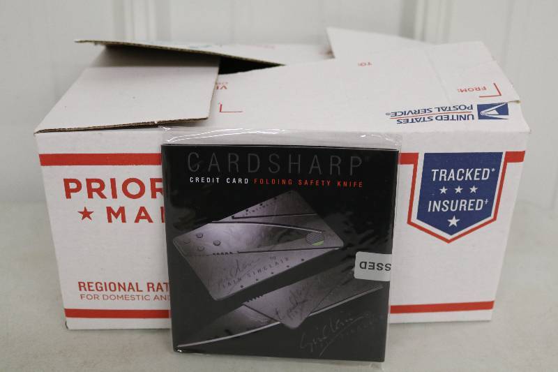 lot 18 image: Credit Card Knives