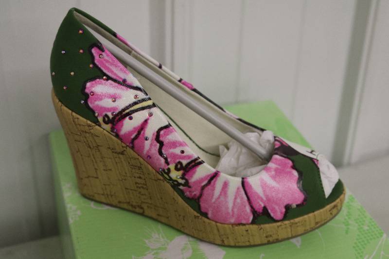 lot 25 image: Womens Wedges