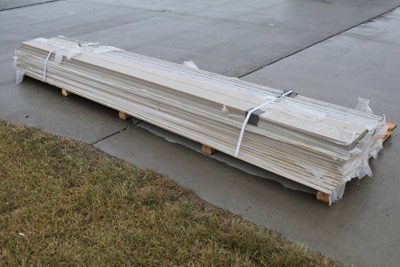 lot 44 image: HardiePlank Planks