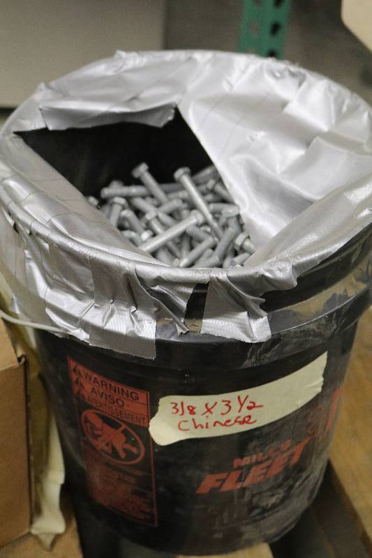 lot 73 image: Bulk Bolts