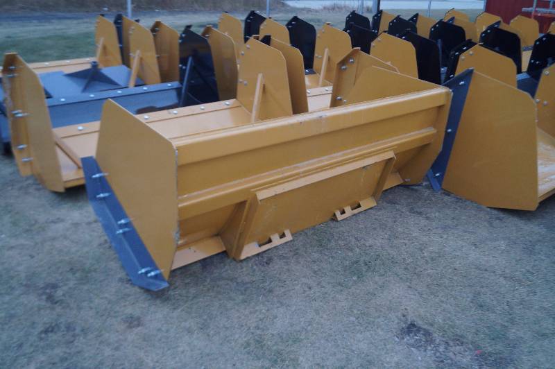 lot 102 image: Skid Steer Snow Pusher