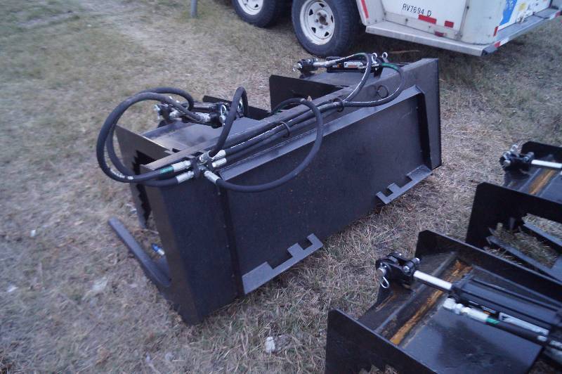 lot 104 image: Skid Steer Double Grapple