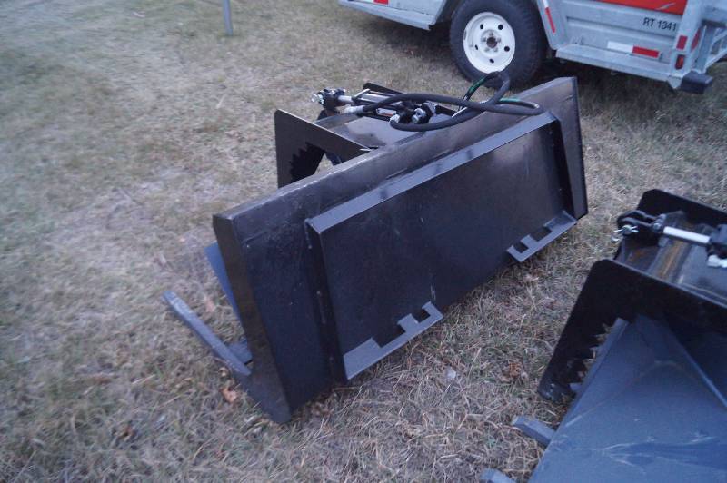 lot 105 image: Skid Steer Single Grapple