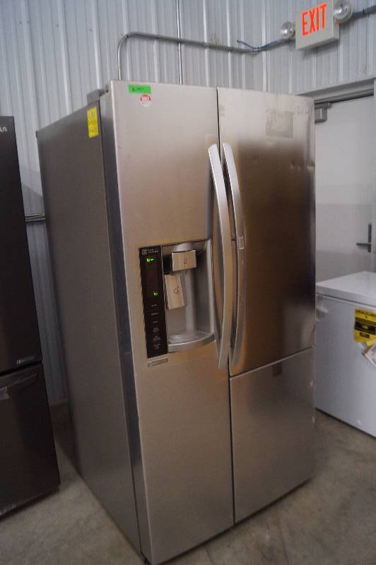 lot 95 image: LG FridgeFreezer