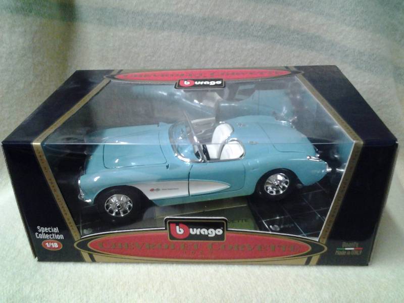 lot 2 image: BBurago Special Edition (Made In Italy) Die Cast 1957 Chevrolet Corvette 118