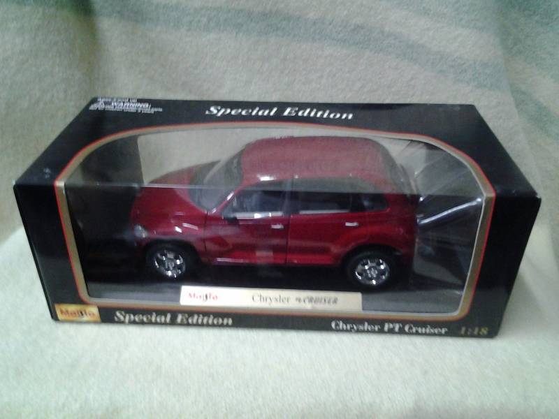 lot 8 image: Maisto Special Edition Chrysler PT Cruiser Metal Die Cast 118 Scale