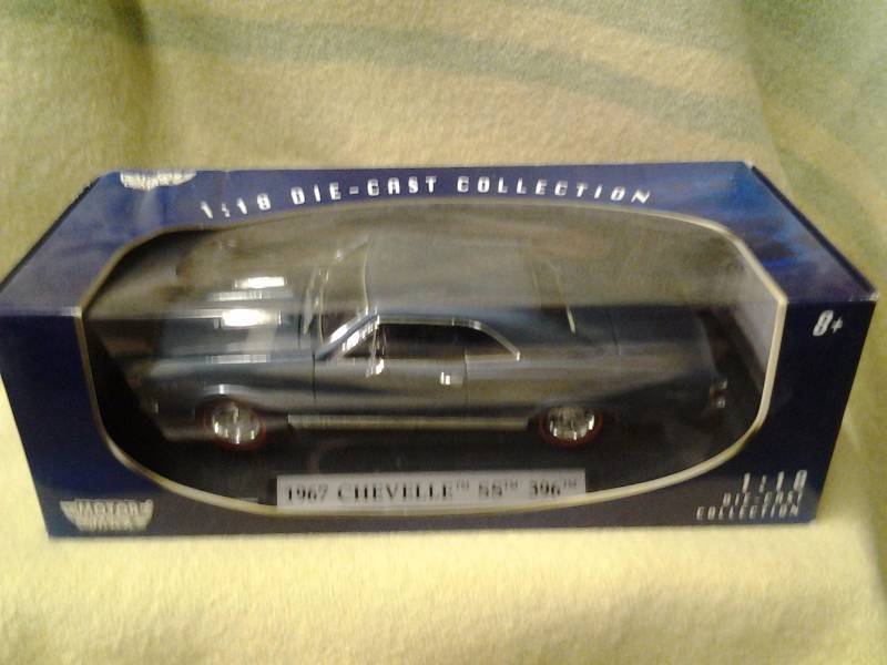 lot 10 image: Motor Max 118 Scale Metal Die Cast 1967 Chevelle SS 396