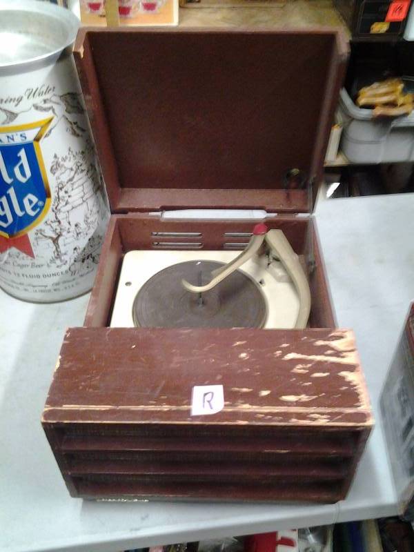 lot 30 image: Vintage Voice Of Music Turn Table
