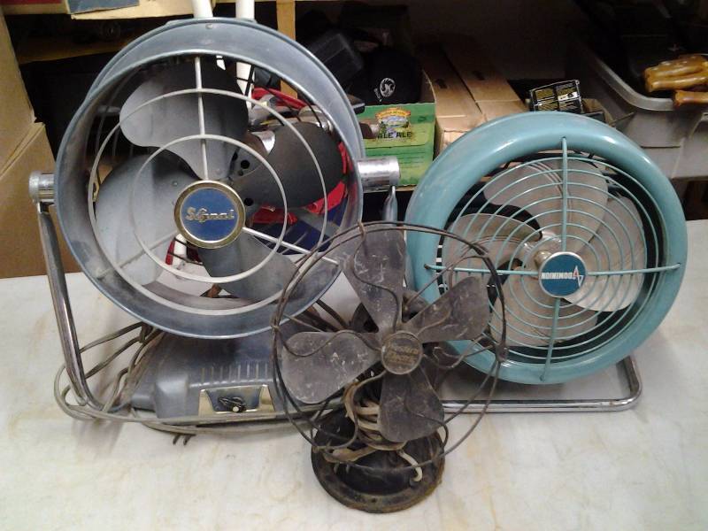 lot 33 image: 3-Metal Fans
