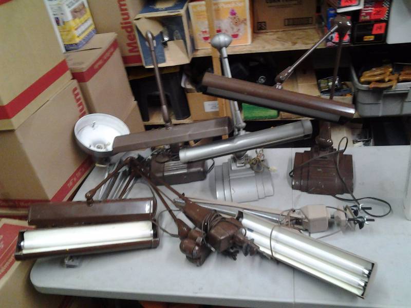 lot 40 image: Lot Of Assorted Metal Desk Lamps & Clamp-On Lamps