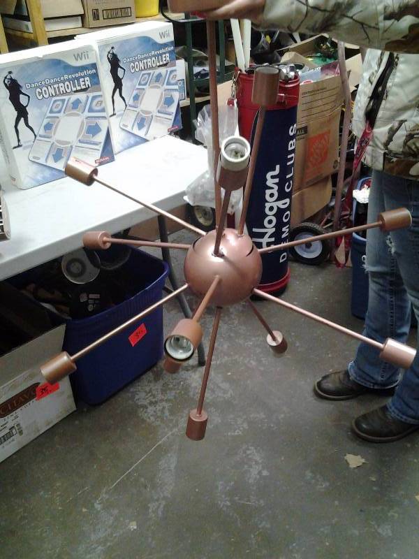 lot 41 image: Star Burst Light Fixture