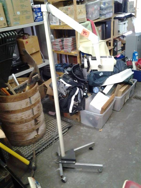 lot 45 image: Photo Therapy Light On Wheels Ohmeda Stock# 6600-0029-900