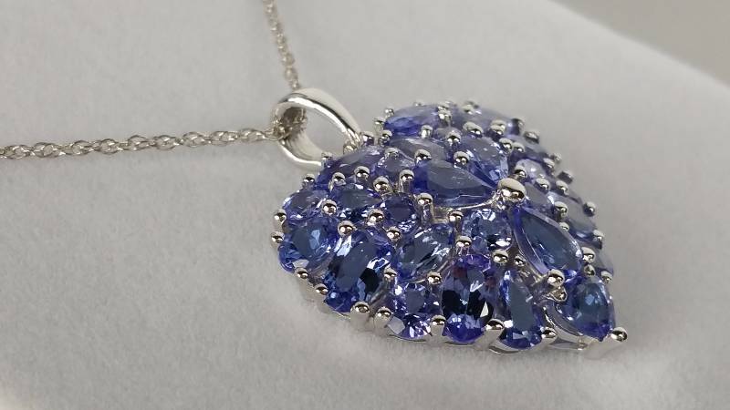 lot 4 image: Tanzanite Necklace