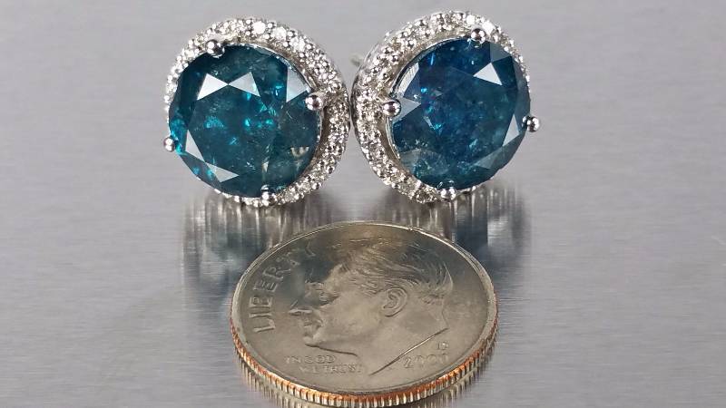 lot 10A image: Blue and White Diamond Earrings in 14kt Gold - $102,000.00 Retai Price