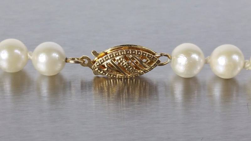 lot 15B image: 14kt Gold Pearl Necklace