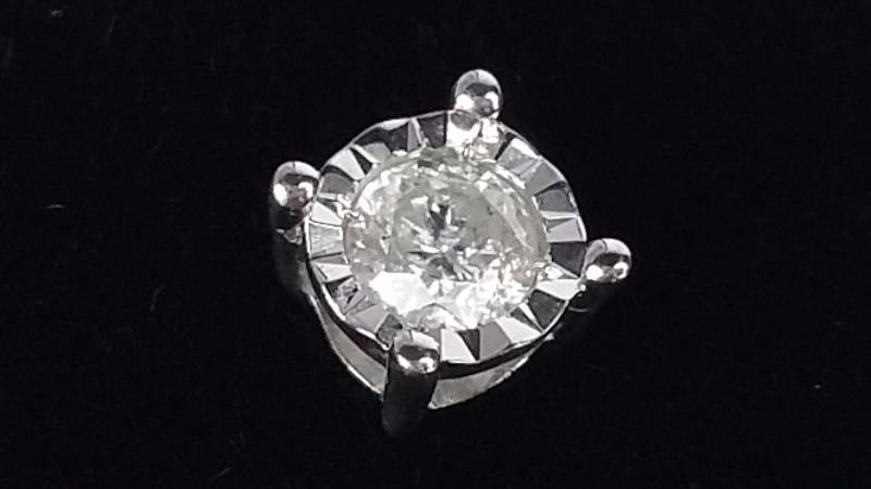 lot 15D image: Diamond 10k Gold Earrings