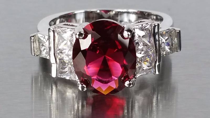 lot 16 image: Ruby Ring