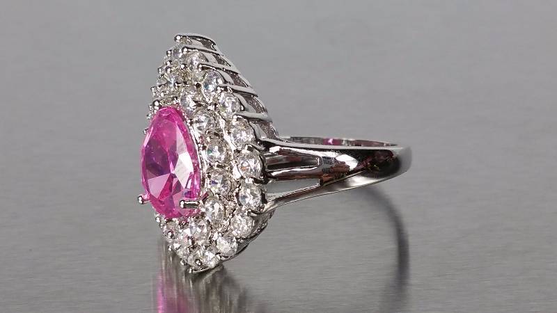 lot 26 image: Pink Sapphire Ring