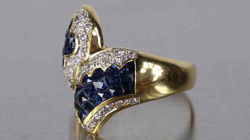 lot 30D image: Sapphire and Diamond Ring in 14kt Gold - $9,750 Retail Price