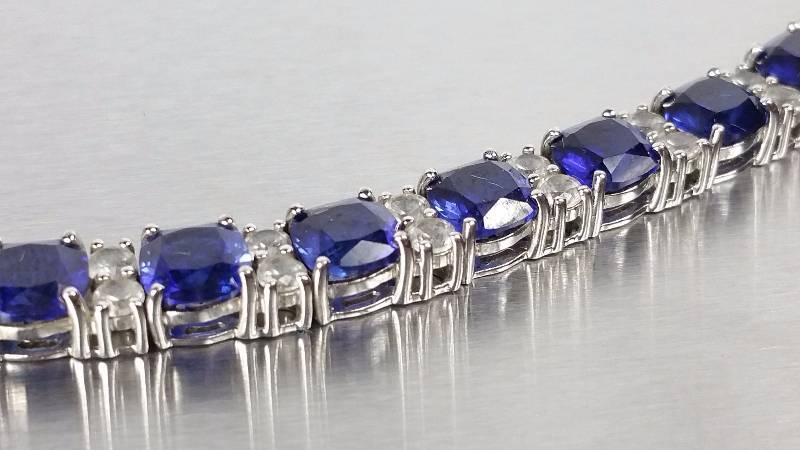 lot 35A image: Sapphire Necklace