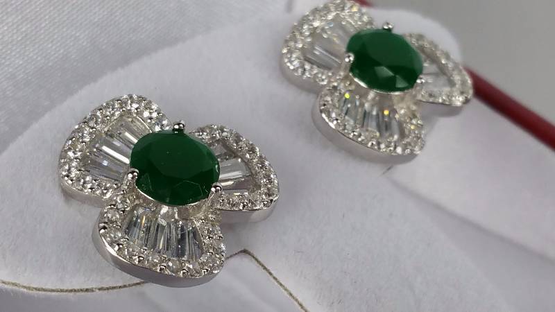 lot 36 image: Emerald Earrings