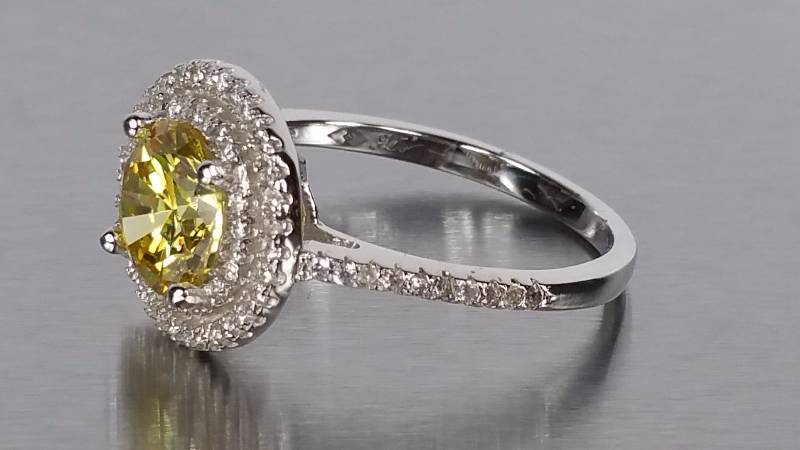 lot 39 image: Canary Yellow Sapphire Ring