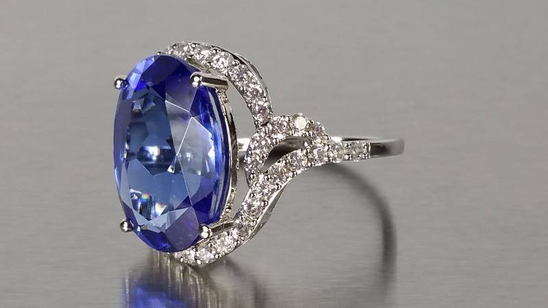 lot 42 image: Tanzanite Ring