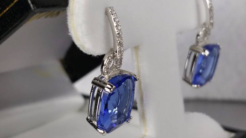 lot 43 image: Purple Tanzanite Earrings