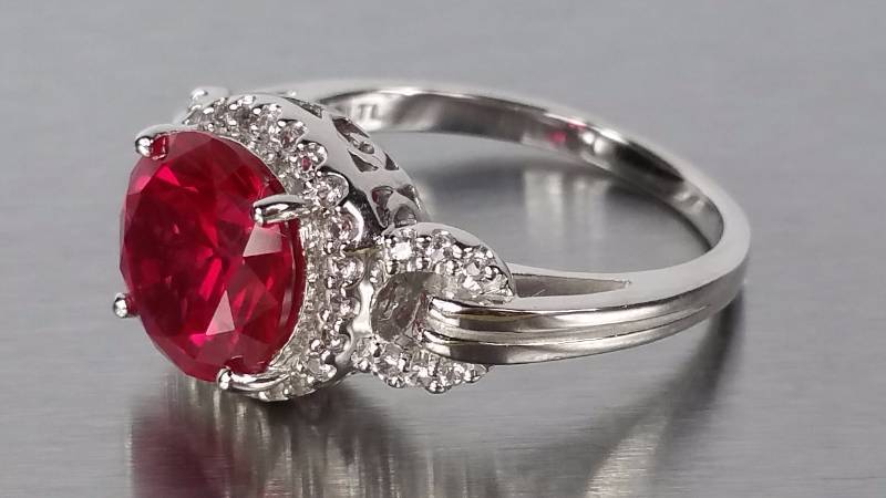 lot 46 image: Ruby Ring