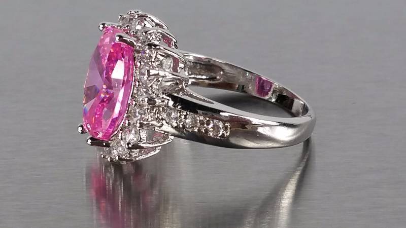 lot 64 image: Pink Topaz Ring