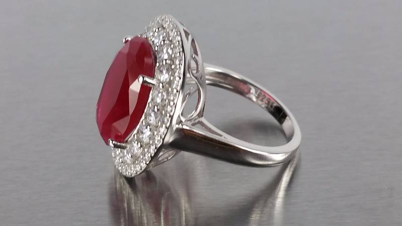 lot 67 image: Ruby Ring