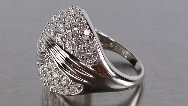 lot 69 image: White Sapphire Ring